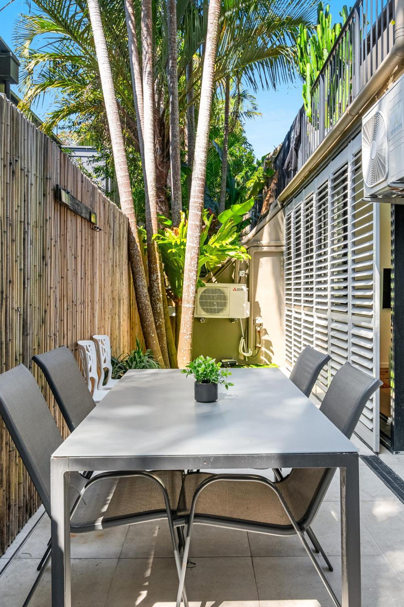 Julians Apartments Byron Bay Eksteriør billede